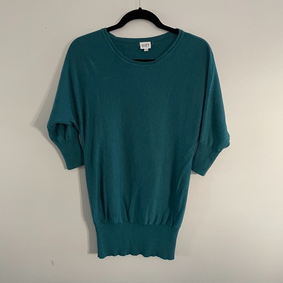 Soft light weight Sweater - Picture 1 of 4